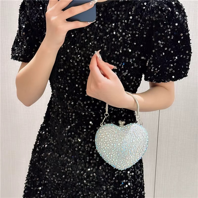 Luxury Heart-Shaped Evening Clutch with Crystal Inlays and Rhinestones for Weddings and Special Events.